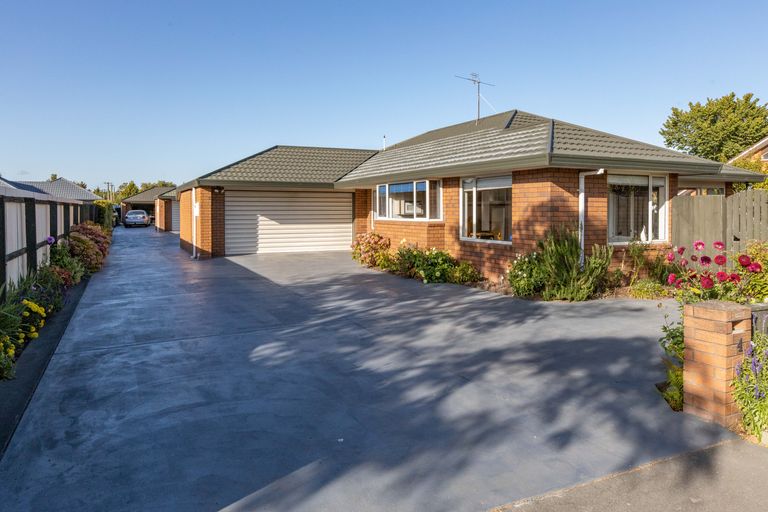 Photo of property in 4 Daniels Road, Redwood, Christchurch, 8051