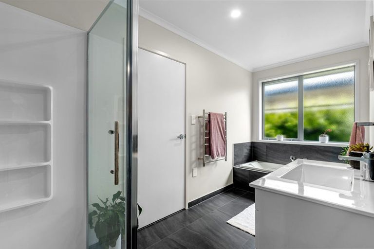 Photo of property in 6 Haka Way, Papamoa, 3118