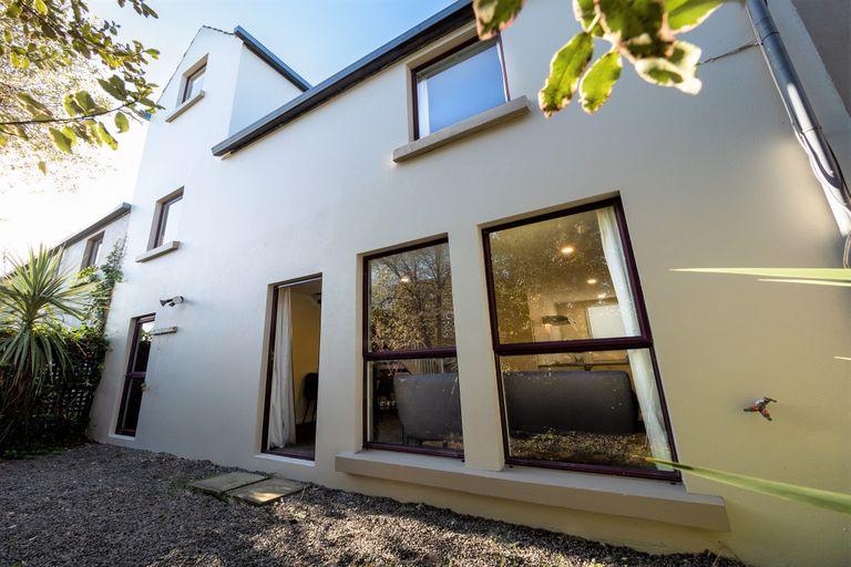 Photo of property in 8/16 Derby Street, St Albans, Christchurch, 8014