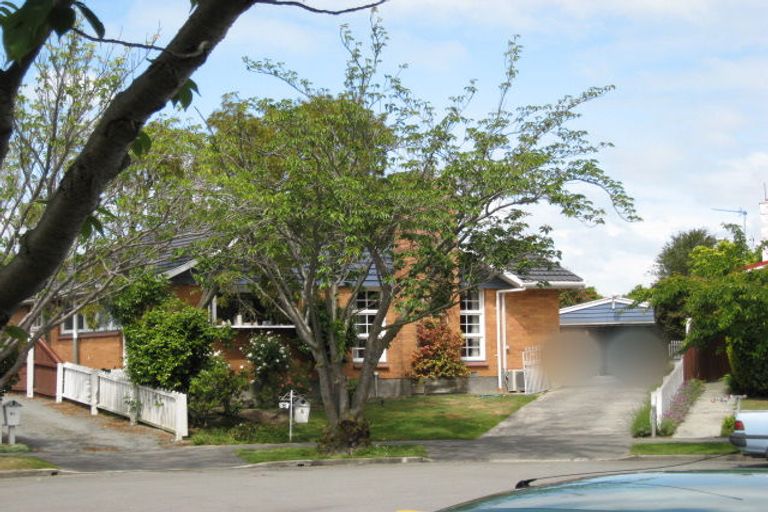 Photo of property in 8 Kirkdale Place, Avonhead, Christchurch, 8042