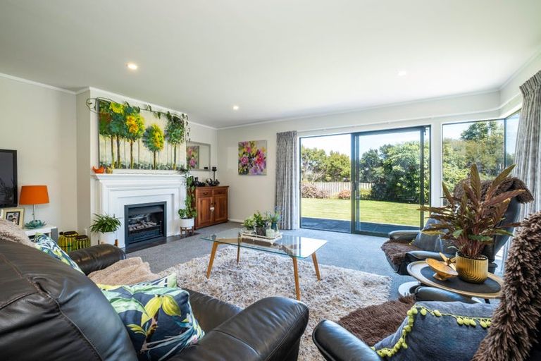 Photo of property in 34 Samwell Drive, Whitby, Porirua, 5024