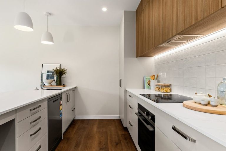 Photo of property in 15 Cassin Place, Taradale, Napier, 4112