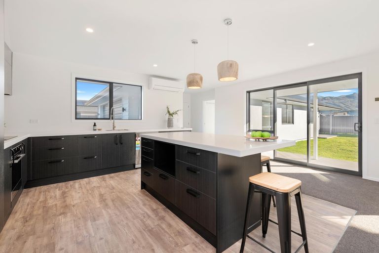 Photo of property in 12 Eldorado Place, Cromwell, 9310