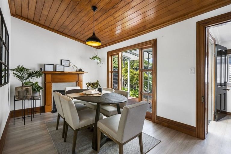 Photo of property in 12 Rodney Road, Northcote Point, Auckland, 0627
