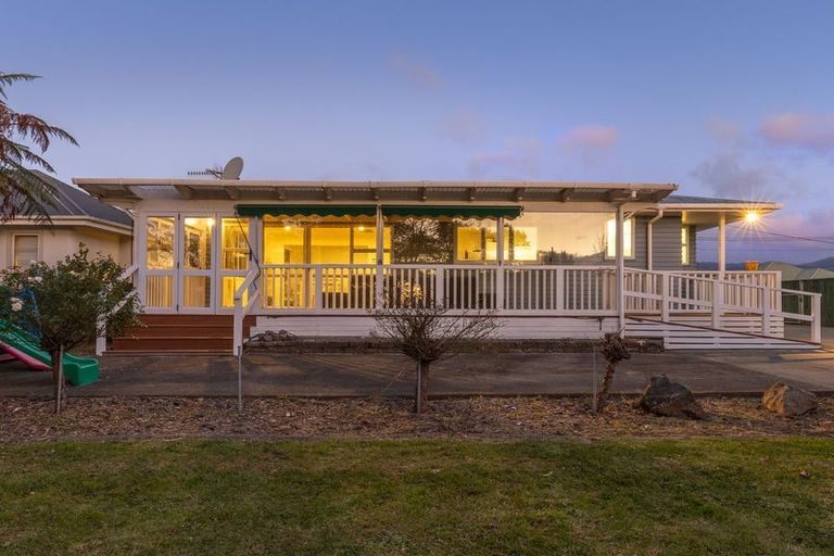 Photo of property in 13 Bowen Street, Levin, 5510