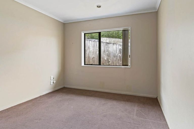 Photo of property in 6 Exotic Place, Massey, Auckland, 0614