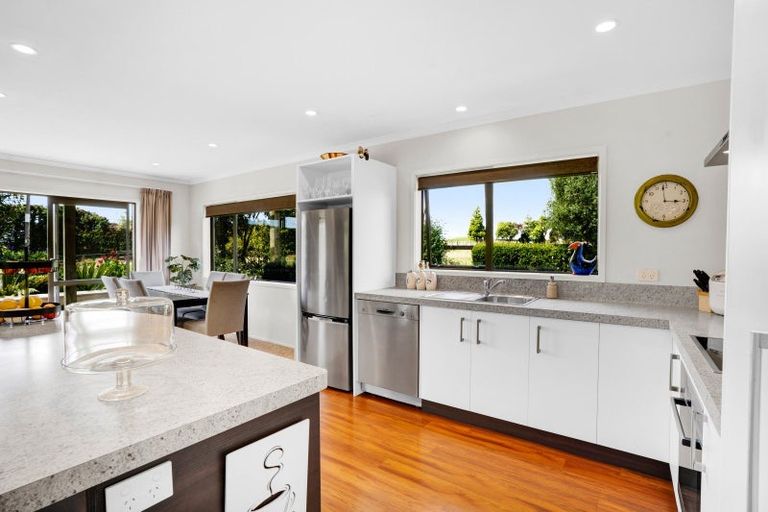 Photo of property in 88 Te Arei Road East, Lepperton, New Plymouth, 4373