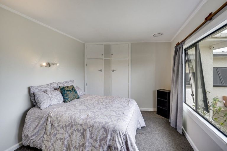 Photo of property in 13 Howard Road, Taradale, Napier, 4112