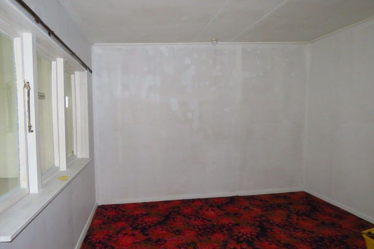 Photo of property in 17 Ives Street, Hector, 7822