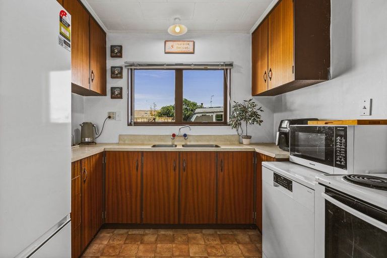 Photo of property in 8a Clarence Cox Crescent, Pirimai, Napier, 4112