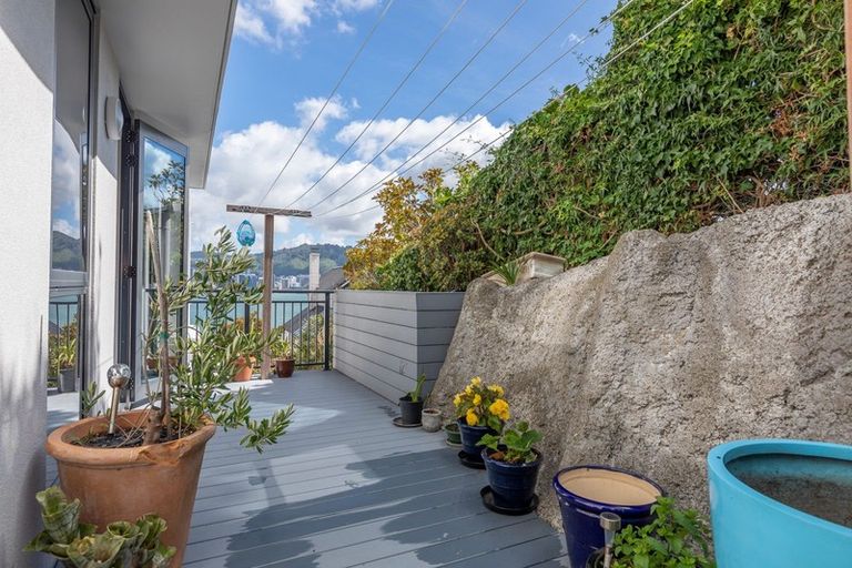 Photo of property in 308u4 Oriental Parade, Oriental Bay, Wellington, 6011