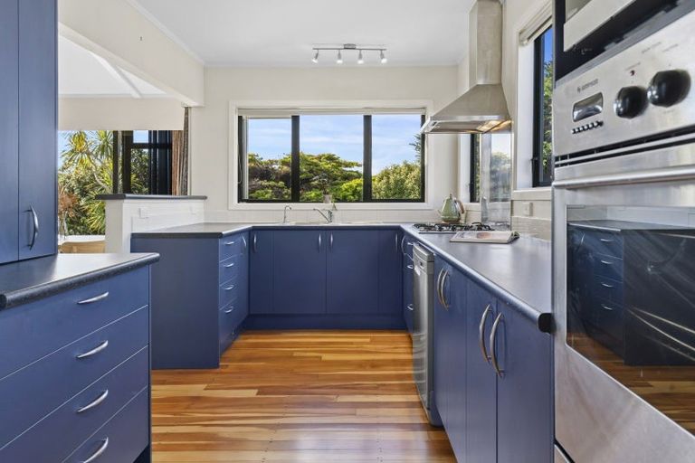 Photo of property in 13 Chorley Grove, Churton Park, Wellington, 6037