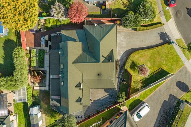 Photo of property in 6 Fencourt Place, Rototuna North, Hamilton, 3210