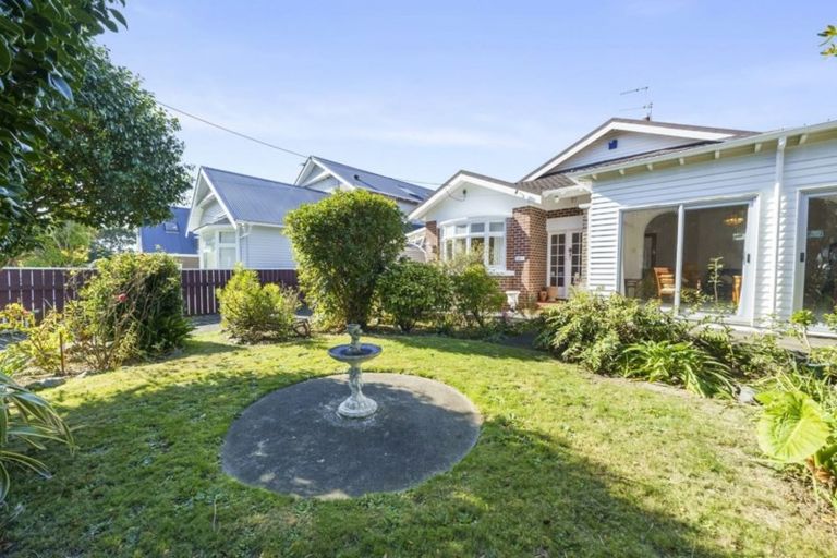 Photo of property in 303 The Parade, Island Bay, Wellington, 6023