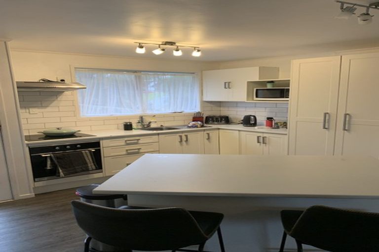 Photo of property in 1/10 Scarlock Avenue, Browns Bay, Auckland, 0630