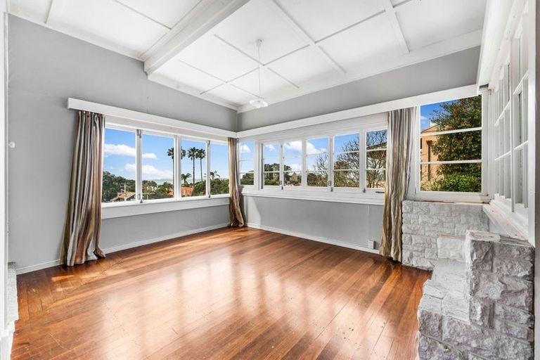 Photo of property in 7a Audrey Road, Takapuna, Auckland, 0620