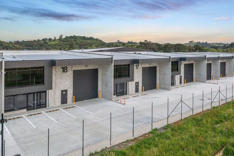 Photo of property in 10 Ba Lane, Ranui, 0612