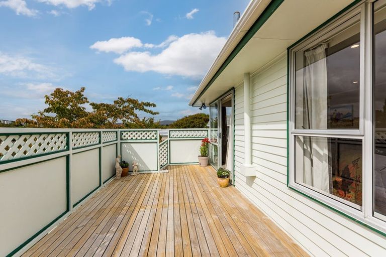 Photo of property in 27 Staithes Drive North, Whitby, Porirua, 5024