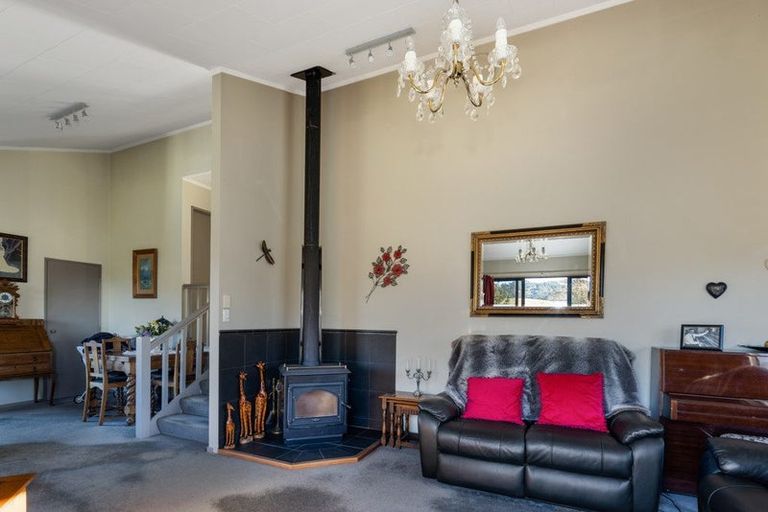Photo of property in 66 Guadeloupe Crescent, Grenada Village, Wellington, 6037