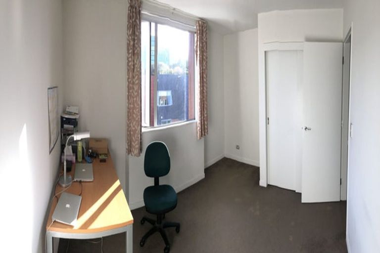 Photo of property in Altar Apartments, 3/120 Rintoul Street, Newtown, Wellington, 6021