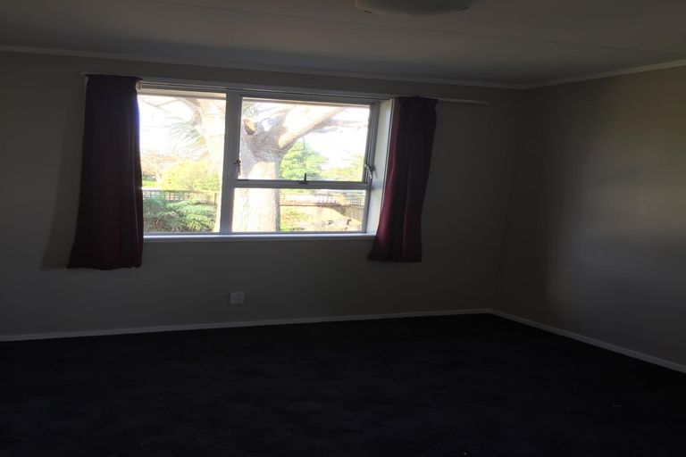 Photo of property in 64 Old Wairoa Road, Papakura, 2110