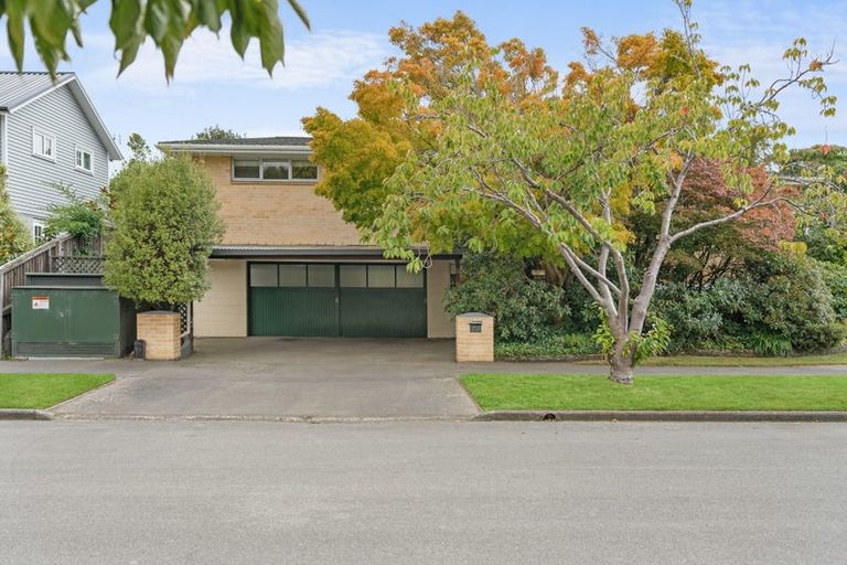 Photo of property in 10 Highfield Place, Avonhead, Christchurch, 8042