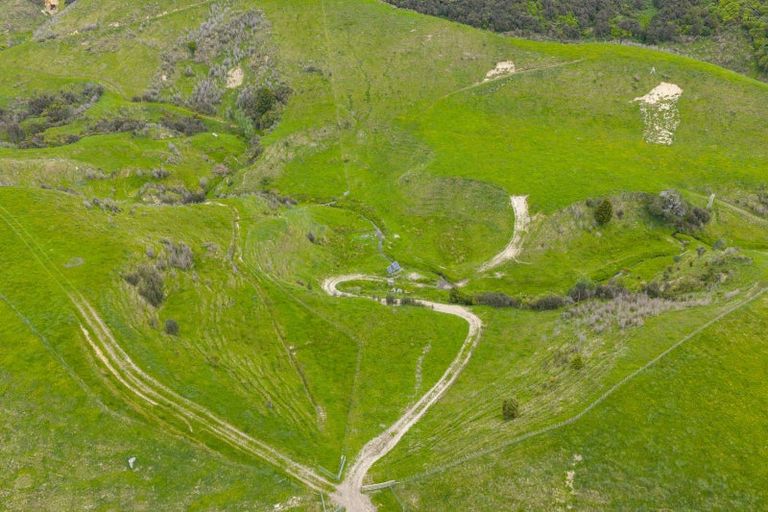 Photo of property in 158 Pahiatua Aokautere Road, Aokautere, 4471