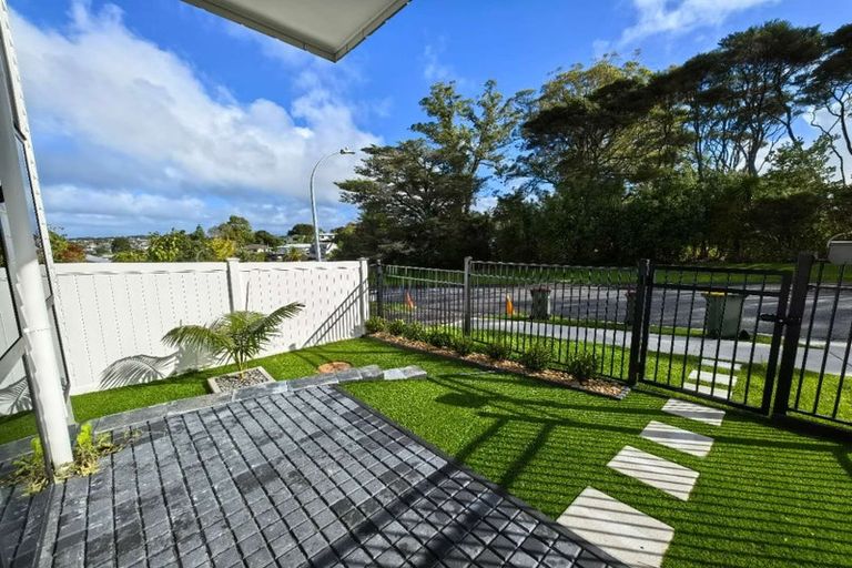 Photo of property in 17a Midgley Road, West Harbour, Auckland, 0618