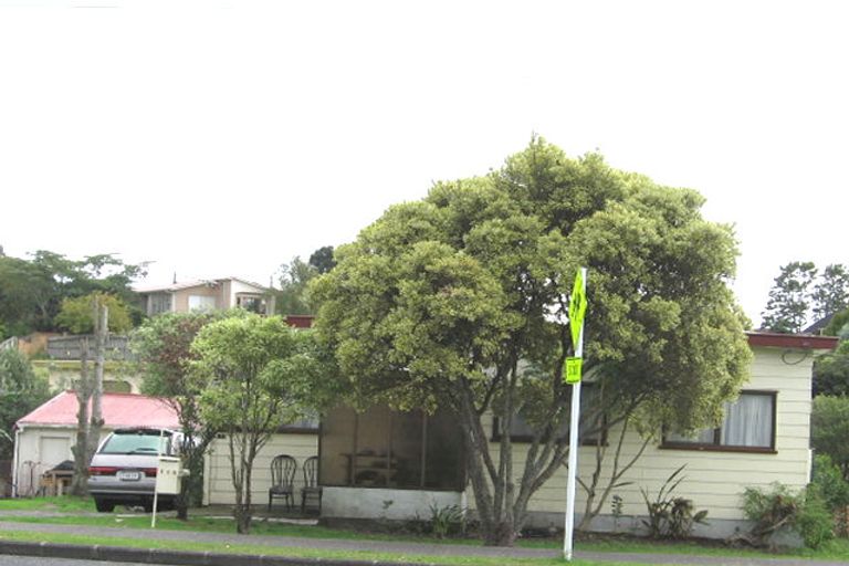 Photo of property in 114e Colwill Road, Massey, Auckland, 0614