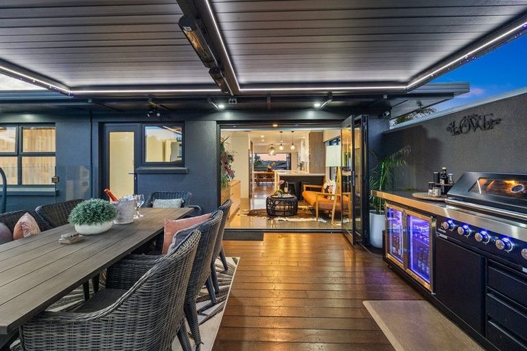 Photo of property in 16 Clyside Avenue, Half Moon Bay, Auckland, 2012