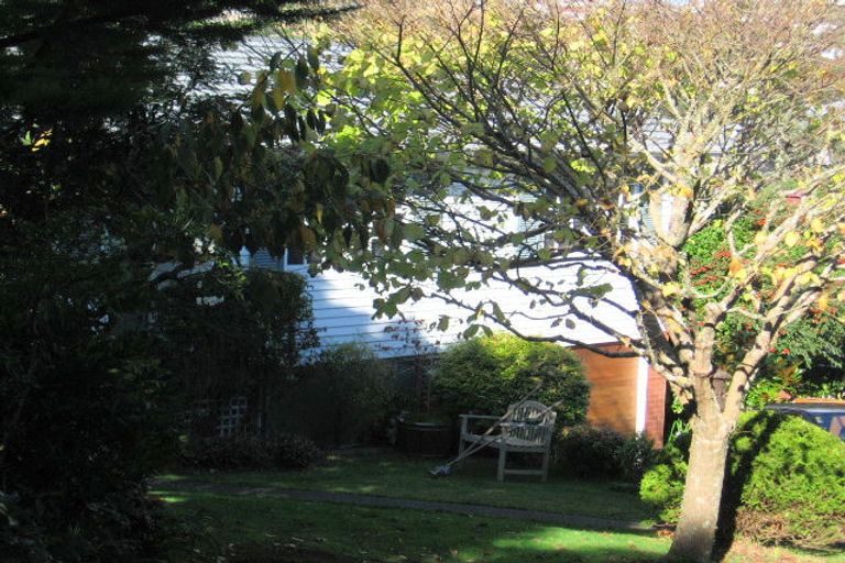 Photo of property in 47 Churton Drive, Churton Park, Wellington, 6037