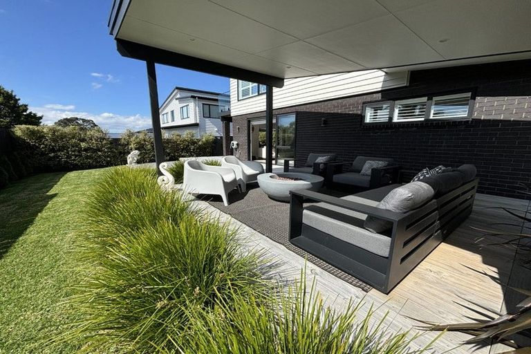 Photo of property in 16 Mutetai Road, Clarks Beach, 2122