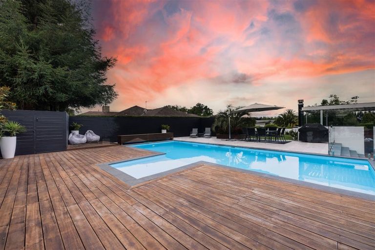 Photo of property in 43 Oakgrove Drive, Rangiora, 7400