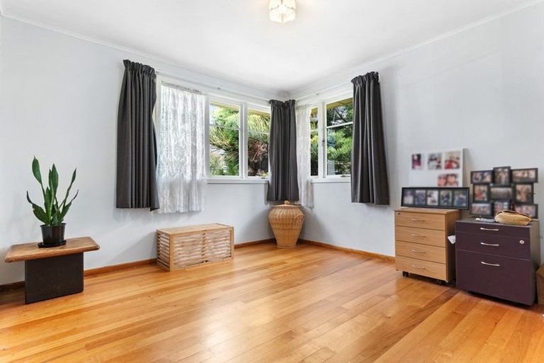 Photo of property in 4 Pomelo Road, Te Atatu South, Auckland, 0610