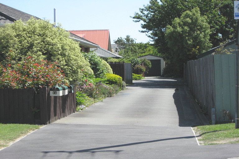 Photo of property in 1a Sylvia Street, Parklands, Christchurch, 8083