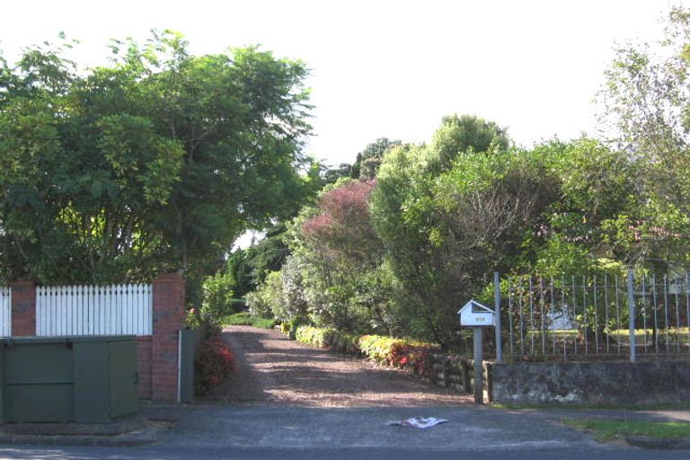 Photo of property in 111 Golf Road, New Lynn, Auckland, 0600