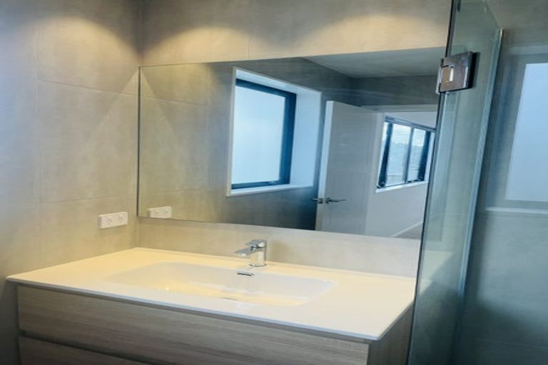 Photo of property in 7a Hinau Street, New Lynn, Auckland, 0600