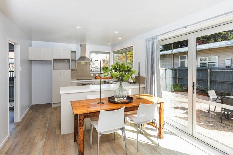 Photo of property in 2/3 Puriri Street, Riccarton, Christchurch, 8041