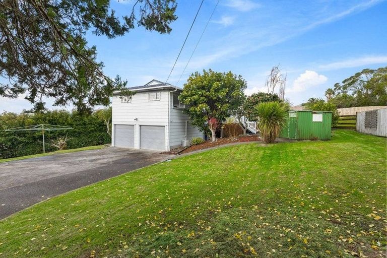 Photo of property in 13 Mcclintock Road, Massey, Auckland, 0614