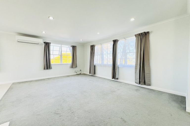 Photo of property in 24 Catkin Crescent, Papatoetoe, Auckland, 2025