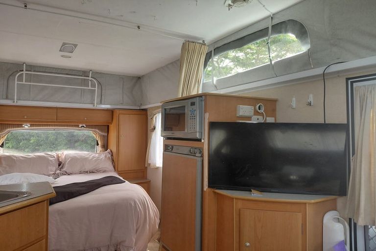 Photo of property in 13 Nancy Wake Place, Cable Bay, 0420