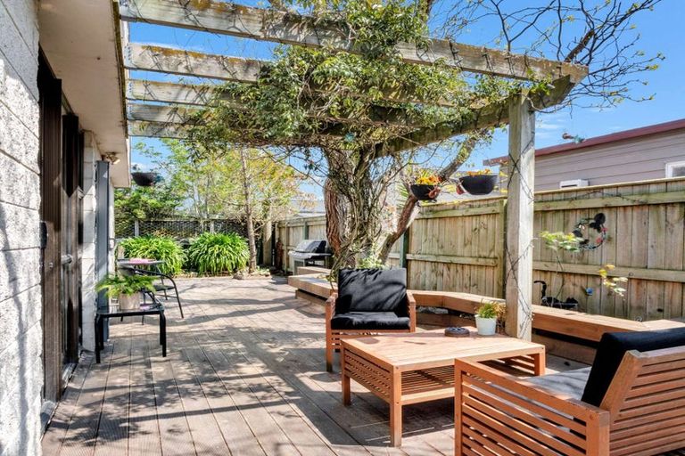 Photo of property in 4 Charisma Court, Kelvin Grove, Palmerston North, 4414