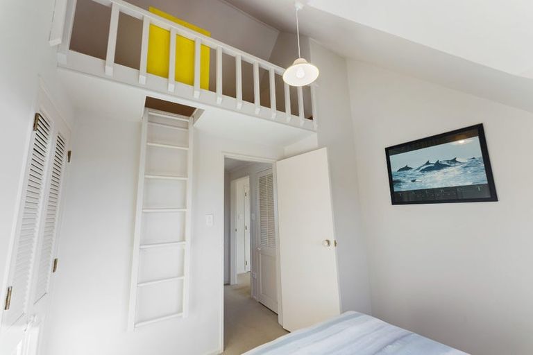 Photo of property in 128 Seaview Road, Paraparaumu Beach, Paraparaumu, 5032