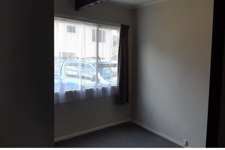 Photo of property in 2/73 Eskdale Road, Birkdale, Auckland, 0626