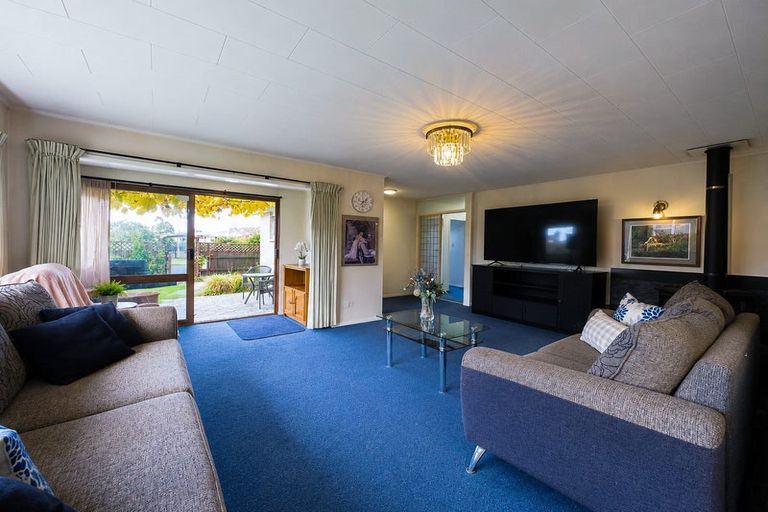 Photo of property in 28 Trigg Crescent, Taradale, Napier, 4112