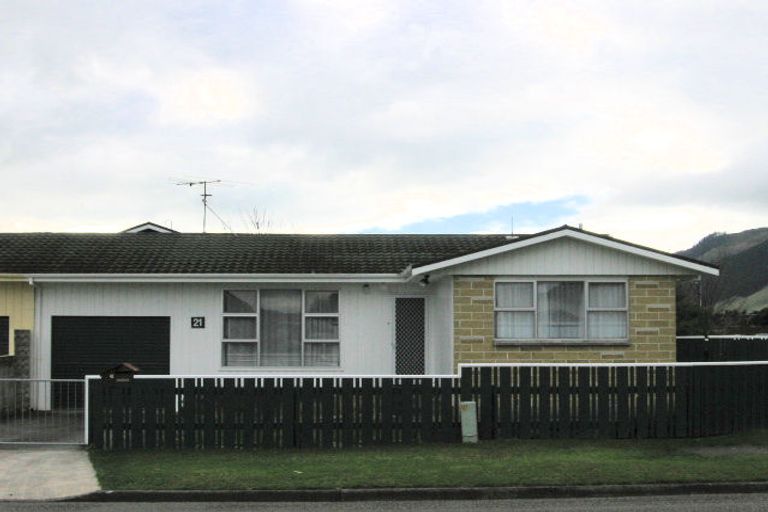 Photo of property in 23b Kapanui Road, Waikanae, 5036