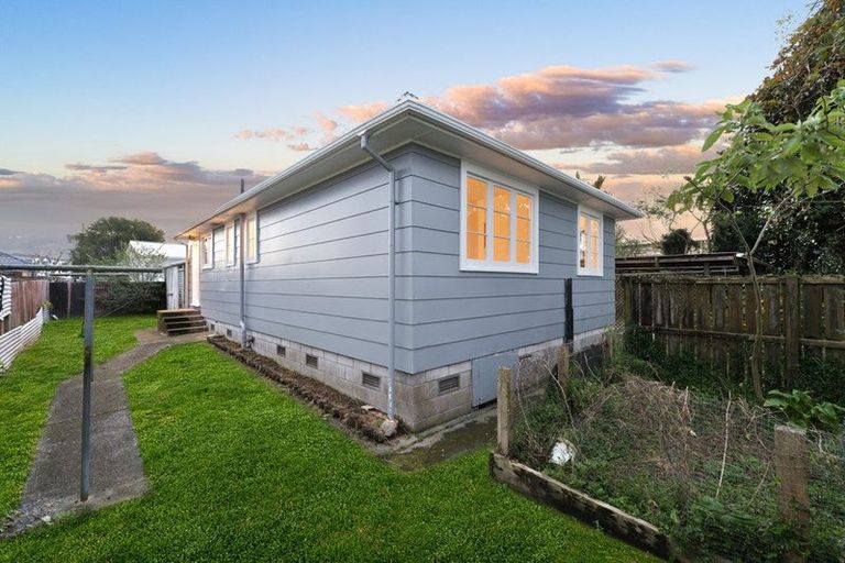 Photo of property in 2/22 Ranui Station Road, Ranui, Auckland, 0612