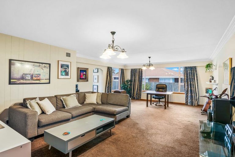 Photo of property in 4 Vivian Street, Burwood, Christchurch, 8083