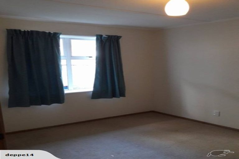 Photo of property in 9 Fraser Avenue, Johnsonville, Wellington, 6037