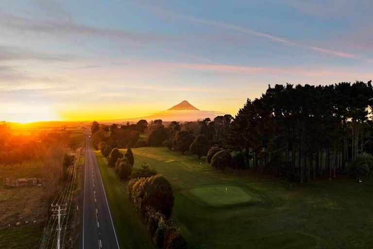 Photo of property in 105 Mawhitiwhiti Road, Normanby, Hawera, 4675